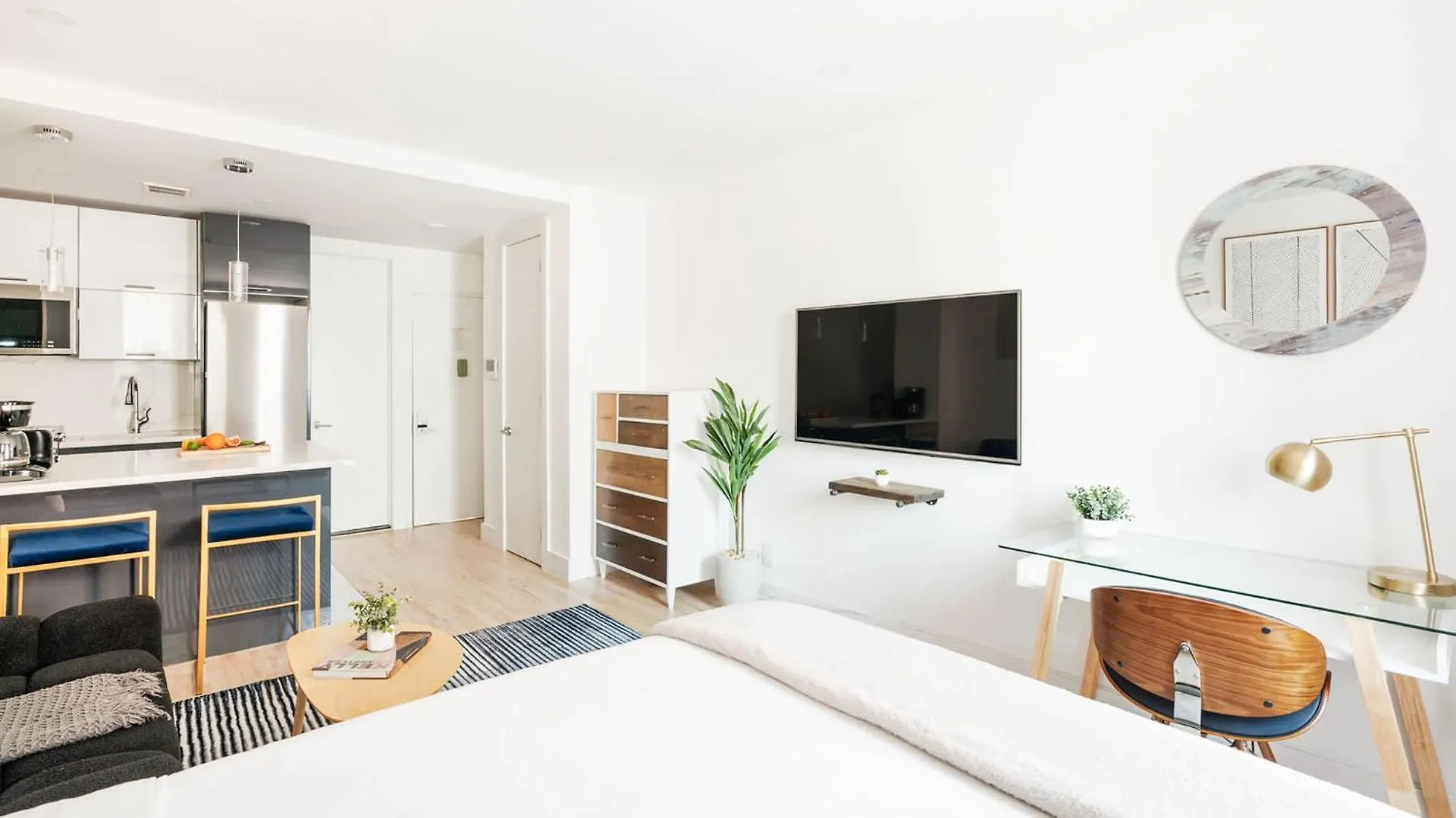 1597-14 New Renovated Studio Rime Ues - W D New York
